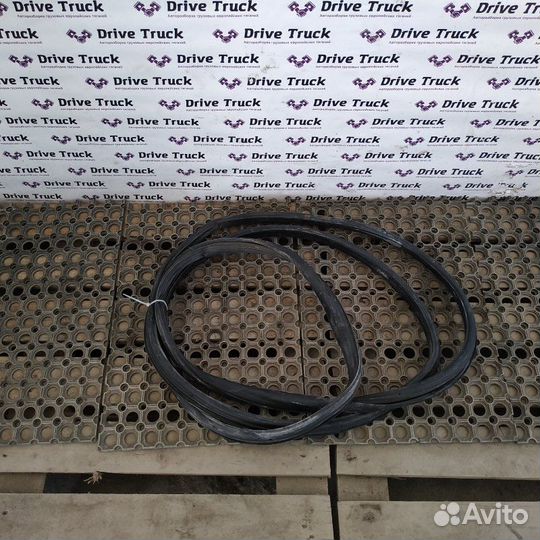 Уплотнительная резинка боковой двери Man Tga