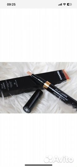 Chanel Eclat Lumiere Карандаш корректор для лица
