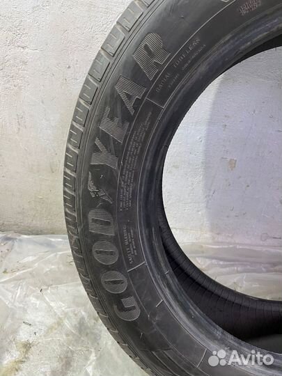 Goodyear EfficientGrip SUV 4x4 215/60 R17