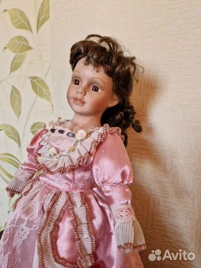 Кукла фарфоровая большая