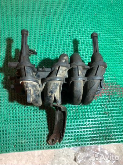 Коллектор впускной Renault Logan 1.6 K7MF710 2007