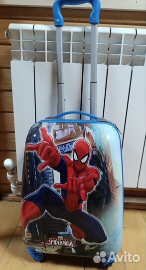Чемодан на колесах детский