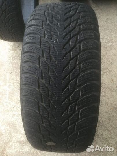 Nokian Tyres Hakkapeliitta R3 245/40 R20 и 275/35 R20 102T