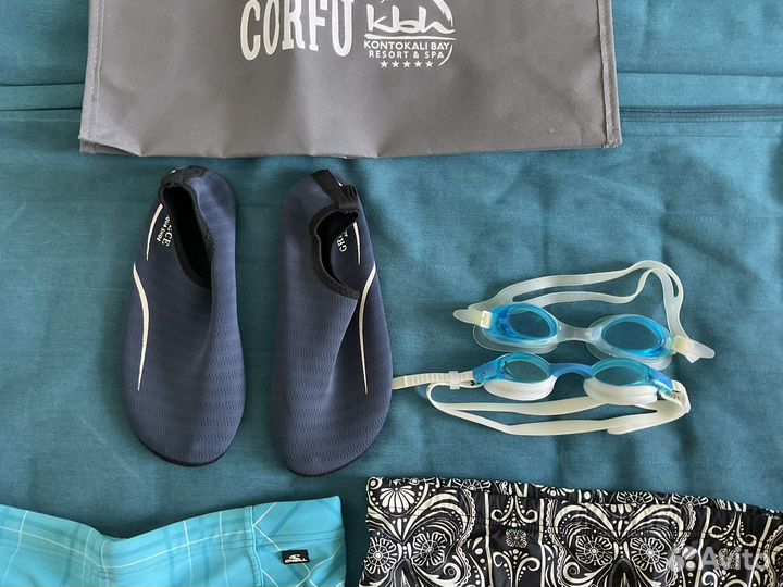 Плавки, очки, тапочки для бассейна или пляжа