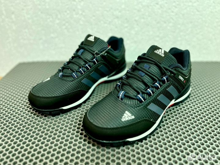 Кроссовки Adidas удобные