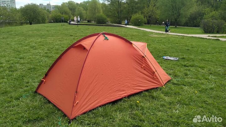 Палатка Forclaz Tent trek 100