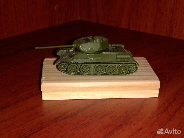 Т-34. Масштаб 1:100