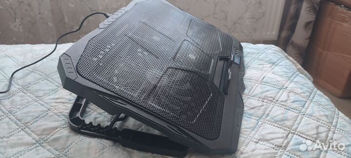 Охлаждающая подставка для ноутбука