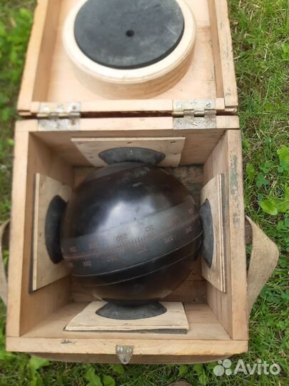 Чувствительный элемент и книга с описанием