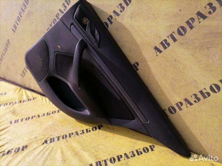 Обшивка двери задней правой Skoda Octavia (A5)