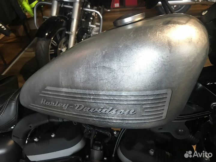 Harley-Davidson Sportster 883