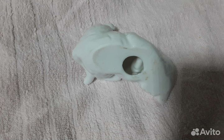 Фарфоровая статуэтка