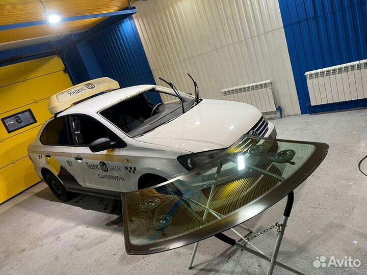 Лобовое стекло Volkswagen Polo