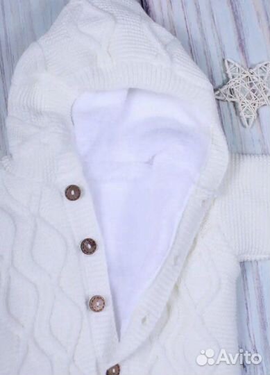 Вязаный комбинезон для новорожденного