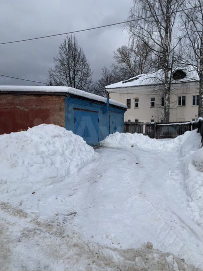 Гараж, > 30 м²