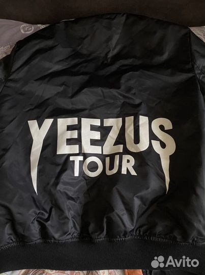 Yeezy bomber hot sale jacket tour