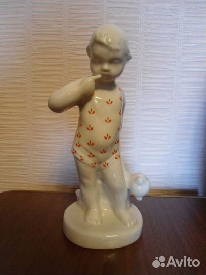 Статуэтка мальчик С мишкой песочное оригинал