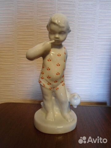 Статуэтка мальчик С мишкой песочное оригинал