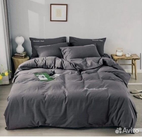 Белье постельное семейное однотонное