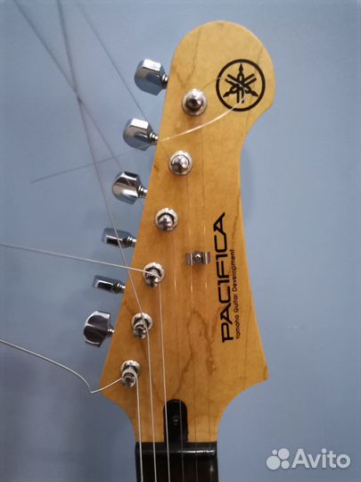 Электрогитара Yamaha pacifica 012