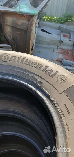 Continental ContiPremiumContact 5 235/65 R17