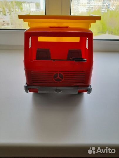 Грузовик и Трактор