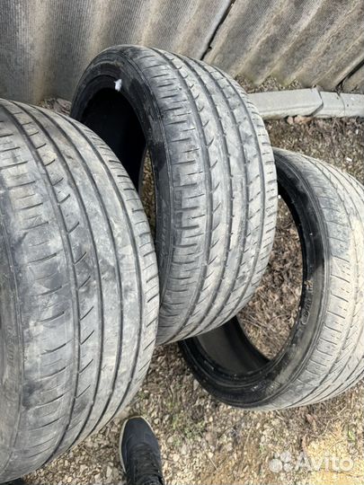 Advanta ST 235/40 R19