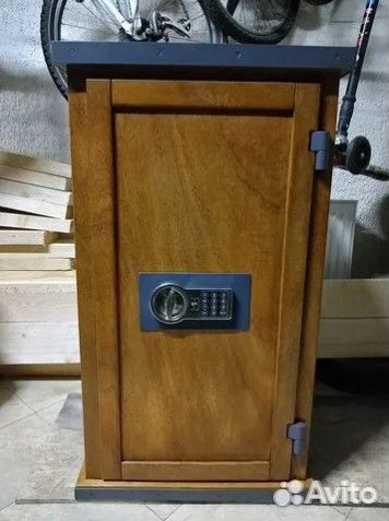 Сейф для денег и документов 