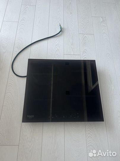 Варочная индукционная панель Hotpoint Ariston