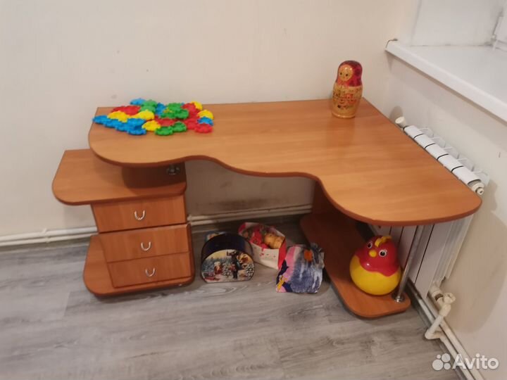 Компьютерный стол