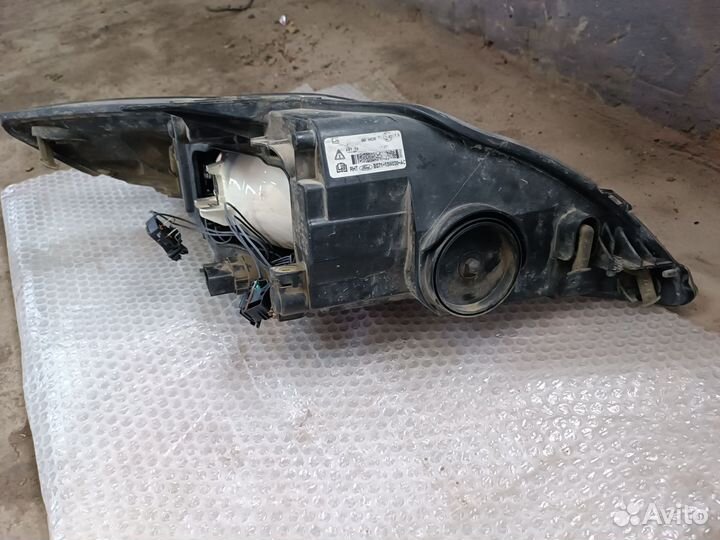 Левая фара Ford Mondeo 4 С дефектом