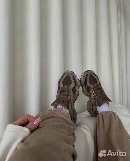 Кроссовки New Balance 9050 Mushroom