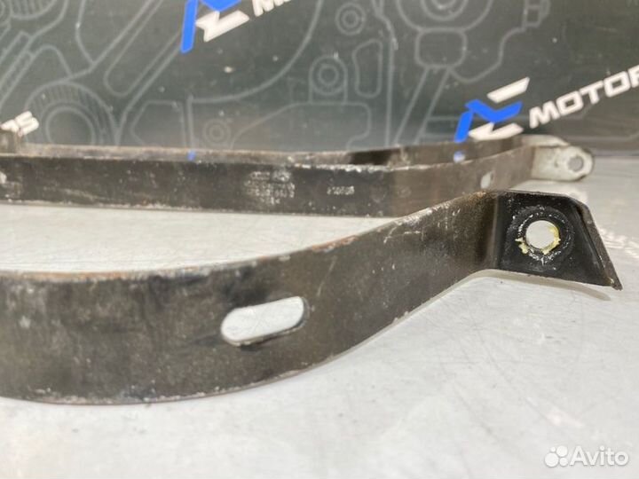 Крепление топливного бака Audi A6 C6 BDW 2005