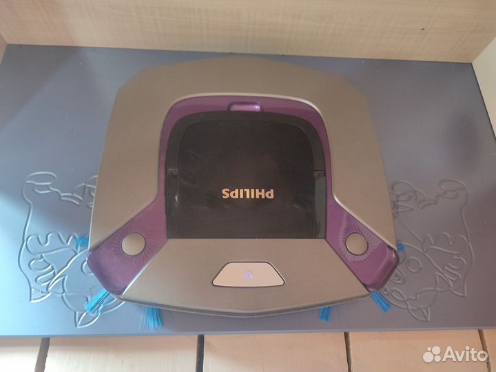Робот пылесос philips