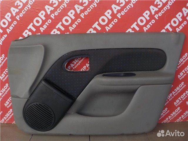 Дверная карта передняя правая Renault Clio 2 LB03