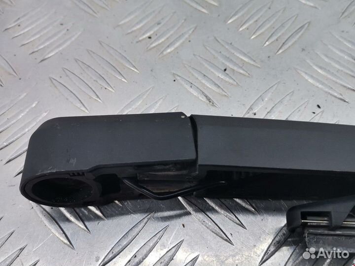 Щеткодержатель задний Opel Astra H/Family рест