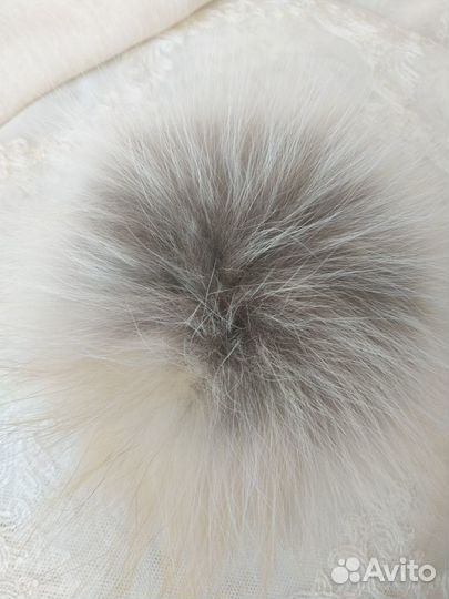 Помпоны меховые белые, писец. Воротник соболь шкур