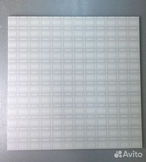Керамическая напольная плитка белая 43х43