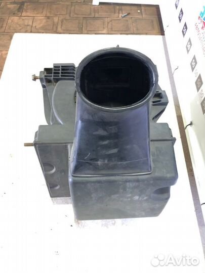 Б/У Б/У Корпус воздушного фильтра Запчасть