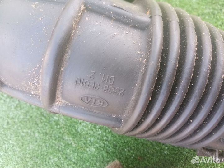 Патрубок воздушного фильтра Kia Sorento 1 3.5 G6CU