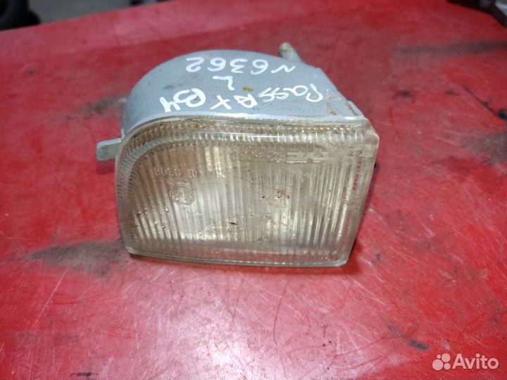 Поворотник передний левый Volkswagen Passat B4