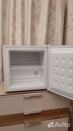 Морозильная камера Rolsen RFZ-T40S