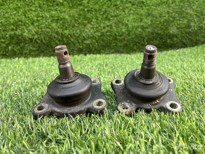 Шаровая опора передняя Toyota Granvia / Grand