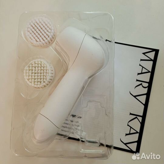 Щетка для глубокого очищения лица Mary Kay