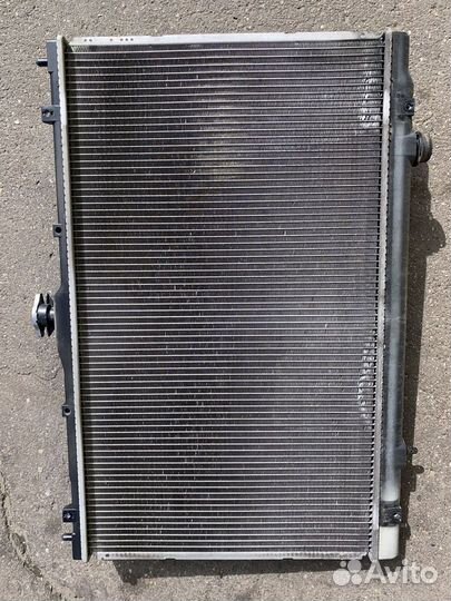 Радиатор охлаждения Mitsubishi Grandis NA4W MR9935