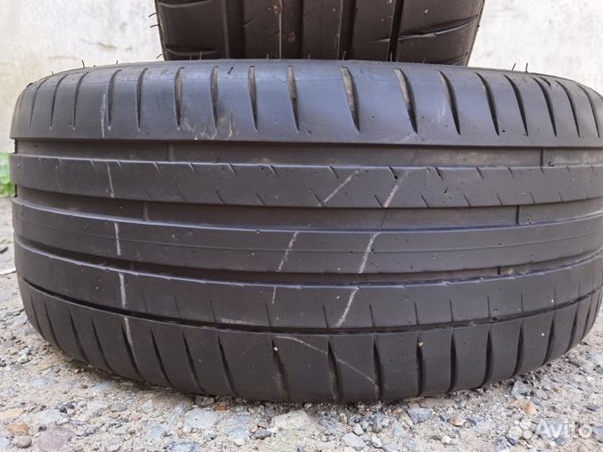 Michelin Pilot Sport 4 235/40 R19 96Y