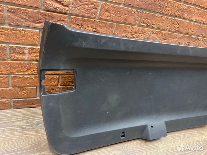 Обшивка двери багажника Volkswagen Taos 2020+