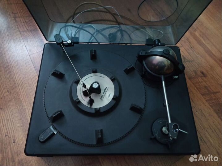 Виниловый проигрыватель Корвет 038