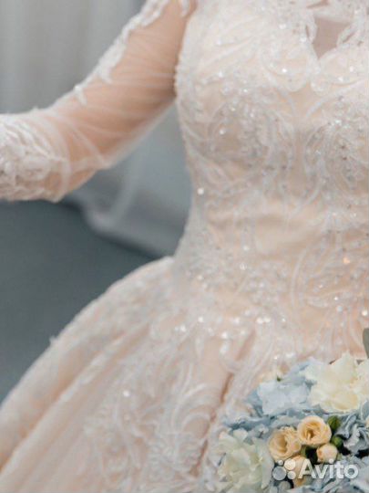 Свадебное платье