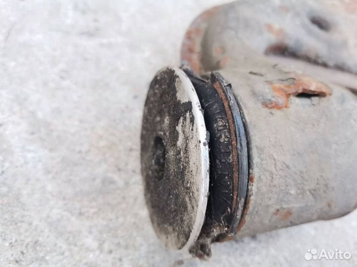 Рычаг передний левый нижний Mercedes CL C140